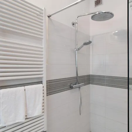 Loggia Oliveto Apartman *